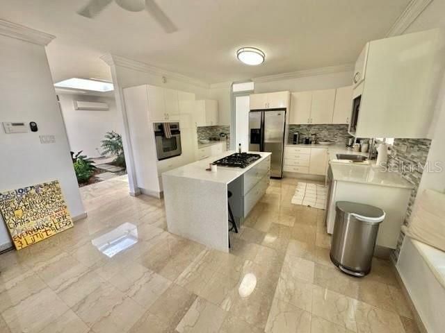 En Renta: $7,500 (4 camas, 4 baños, 5000 Pies cuadrados)