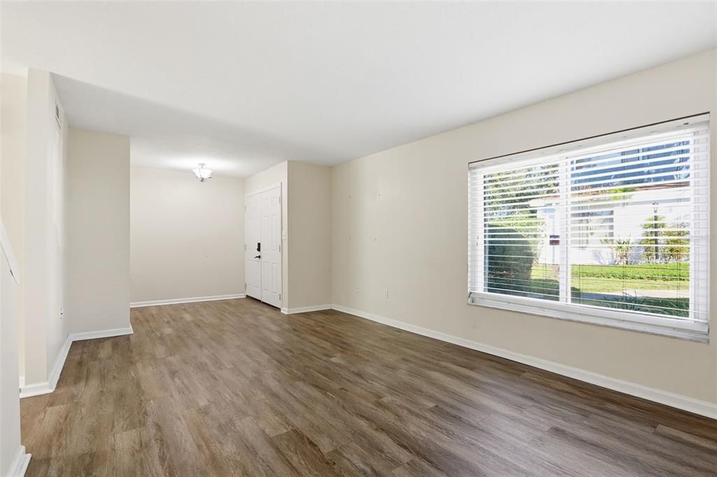 Active With Contract: $289,000 (3 beds, 2 baths, 1519 Square Feet)