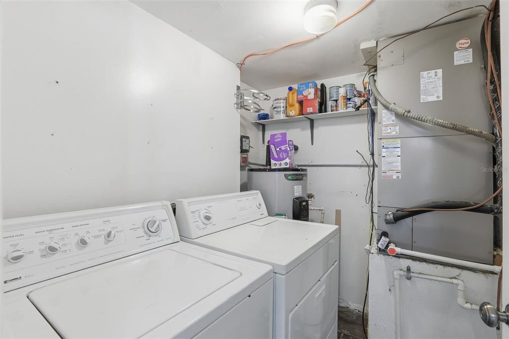 Active With Contract: $289,000 (3 beds, 2 baths, 1519 Square Feet)