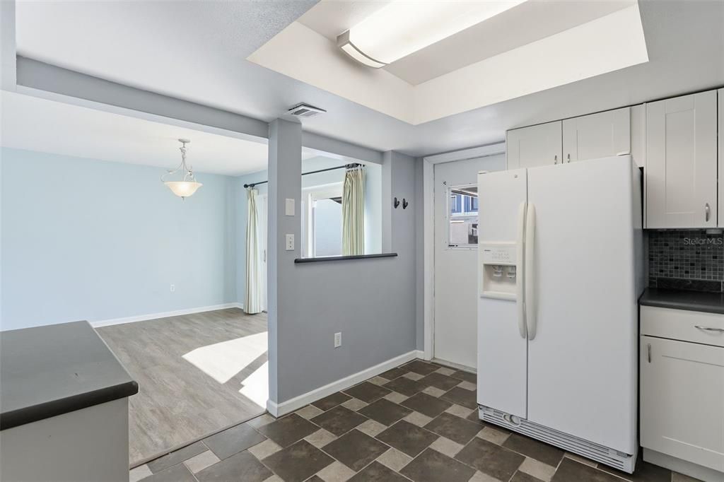 Active With Contract: $289,000 (3 beds, 2 baths, 1519 Square Feet)