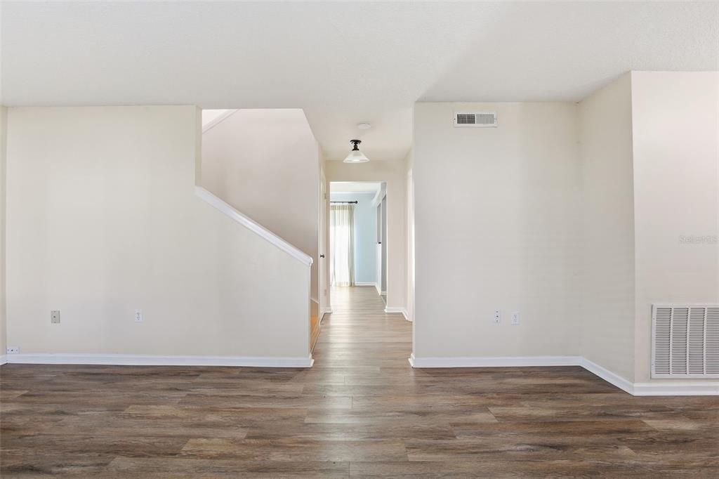 Active With Contract: $289,000 (3 beds, 2 baths, 1519 Square Feet)