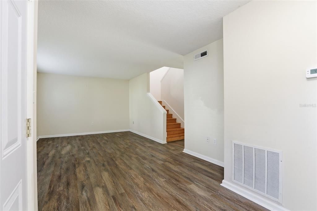 Active With Contract: $289,000 (3 beds, 2 baths, 1519 Square Feet)