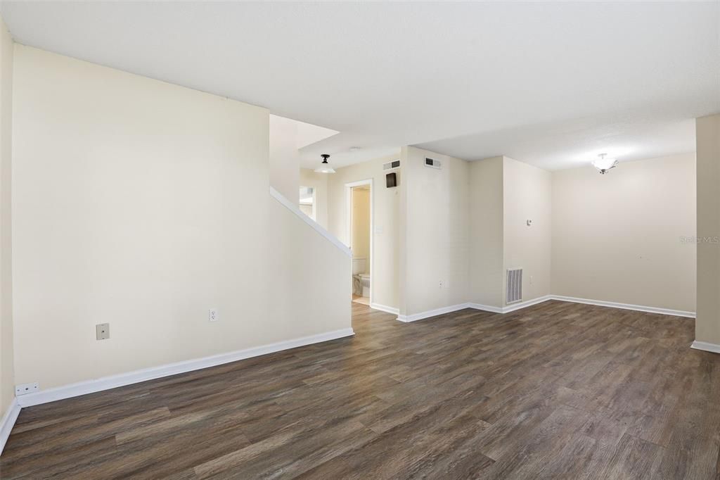 Active With Contract: $289,000 (3 beds, 2 baths, 1519 Square Feet)