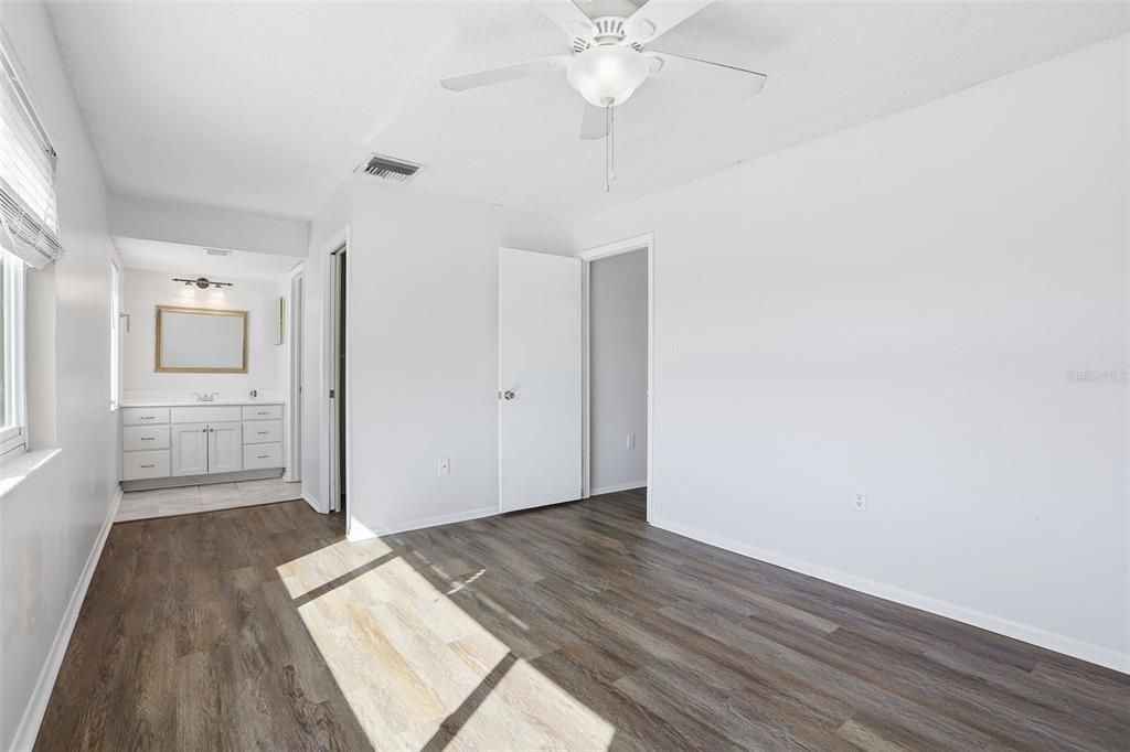 Active With Contract: $289,000 (3 beds, 2 baths, 1519 Square Feet)