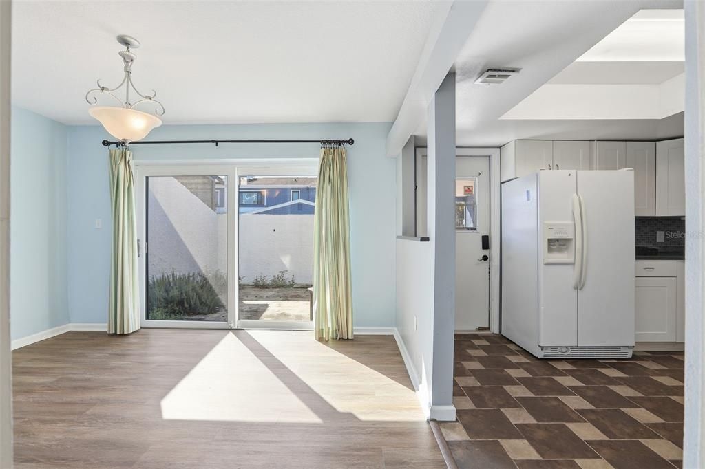 Active With Contract: $289,000 (3 beds, 2 baths, 1519 Square Feet)