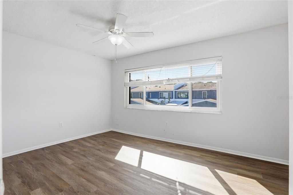 Active With Contract: $289,000 (3 beds, 2 baths, 1519 Square Feet)