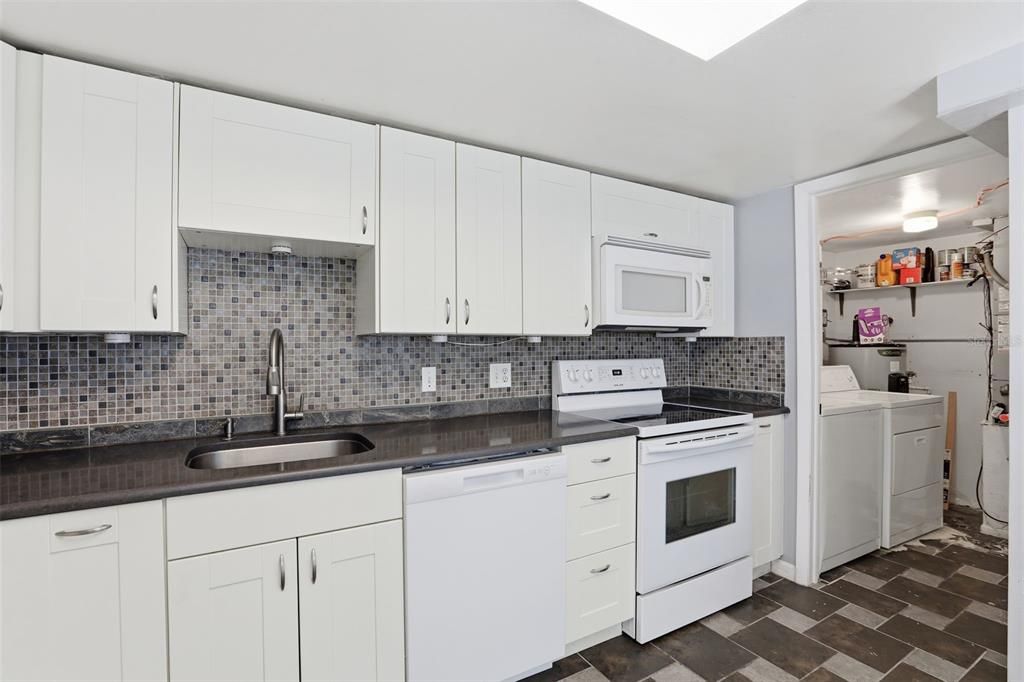 Active With Contract: $289,000 (3 beds, 2 baths, 1519 Square Feet)