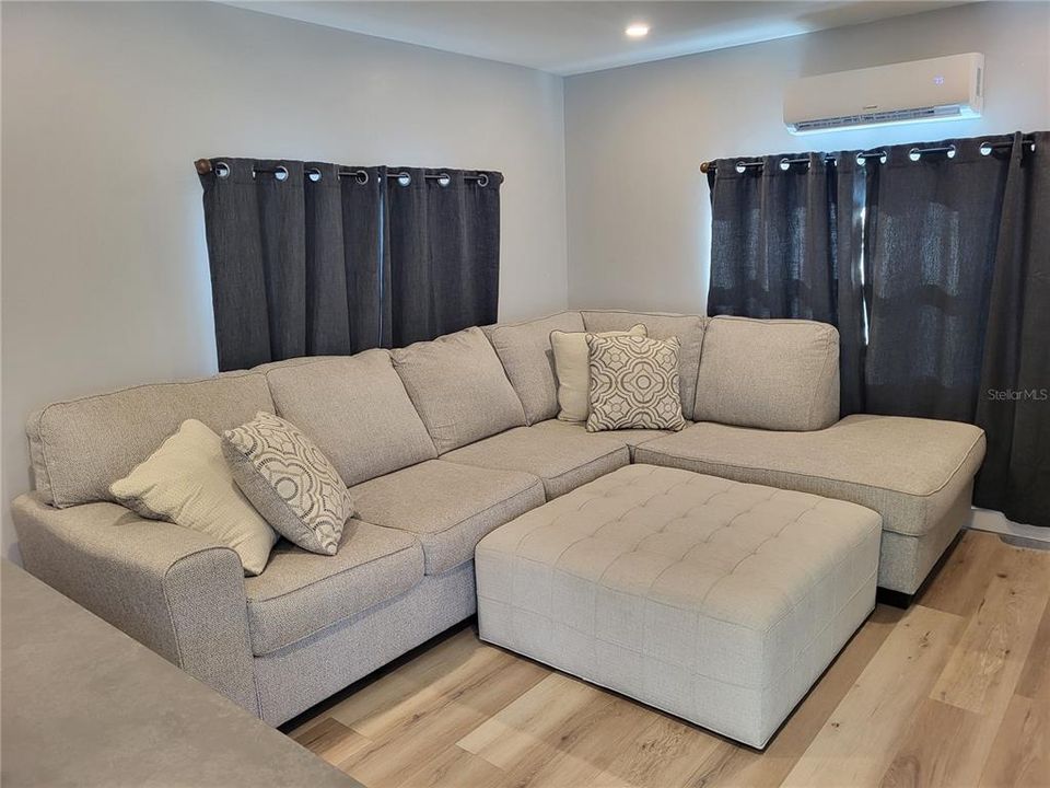 待售: $195,000 (2 贝兹, 2 浴室, 804 平方英尺)