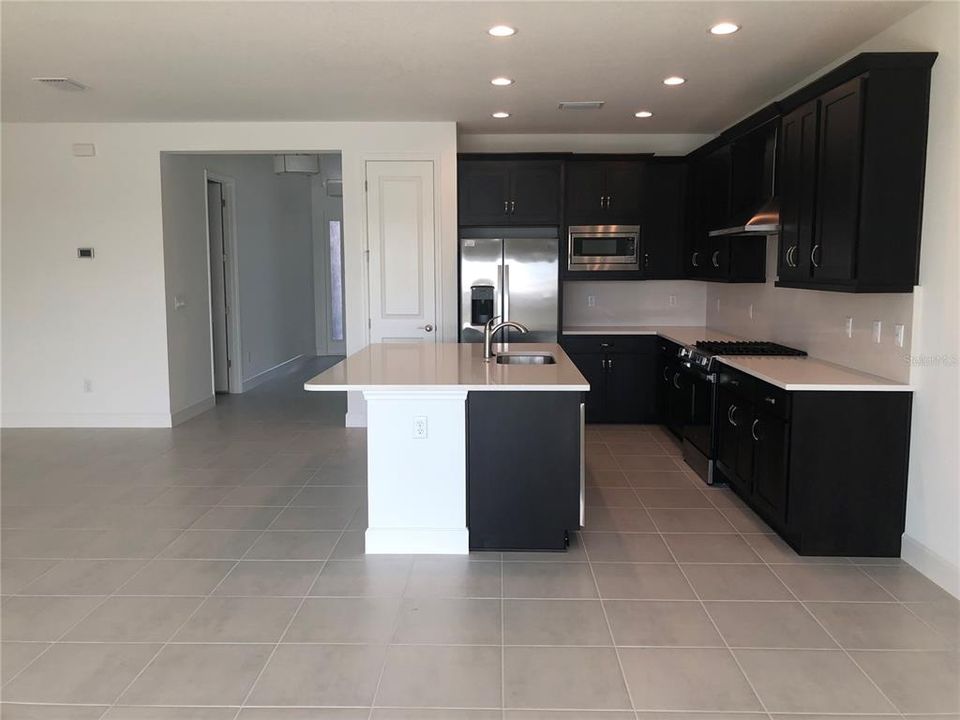 For Rent: $2,700 (2 beds, 2 baths, 1793 Square Feet)