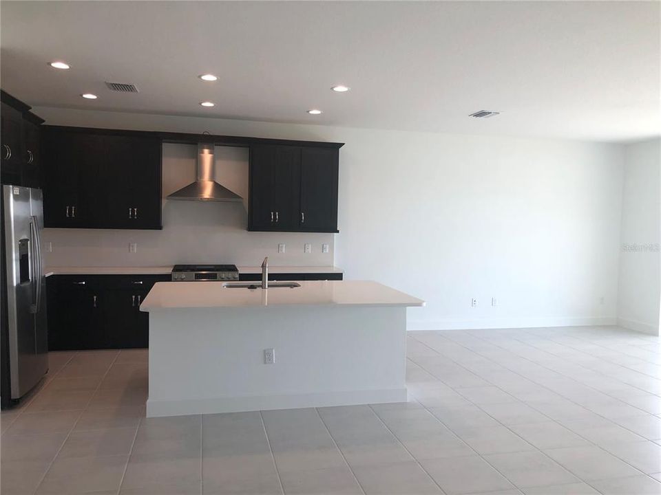 For Rent: $2,700 (2 beds, 2 baths, 1793 Square Feet)