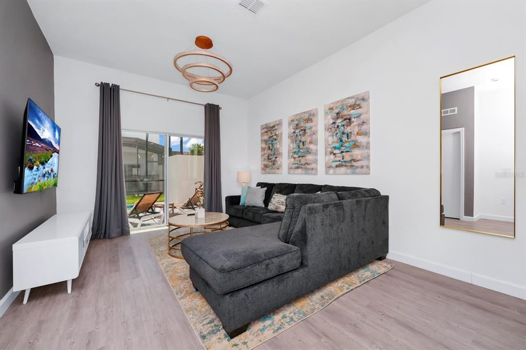 For Sale: $415,000 (5 beds, 4 baths, 2143 Square Feet)