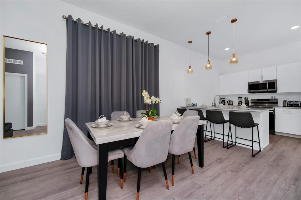 For Sale: $415,000 (5 beds, 4 baths, 2143 Square Feet)