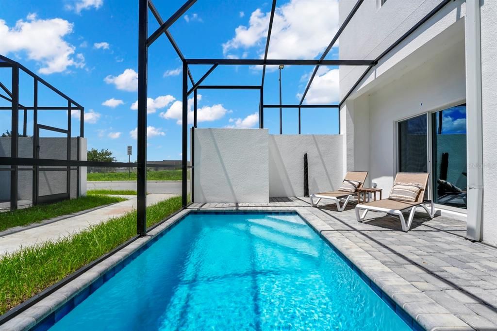 For Sale: $415,000 (5 beds, 4 baths, 2143 Square Feet)