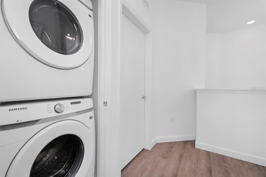 For Sale: $415,000 (5 beds, 4 baths, 2143 Square Feet)