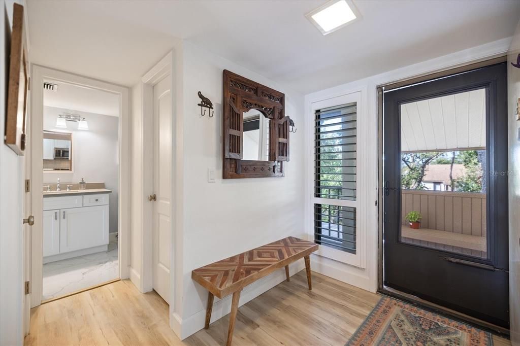 For Sale: $204,000 (1 beds, 1 baths, 763 Square Feet)