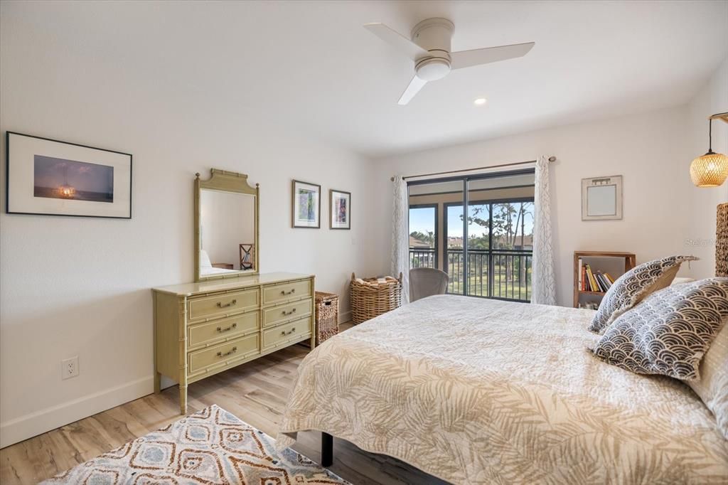 For Sale: $204,000 (1 beds, 1 baths, 763 Square Feet)