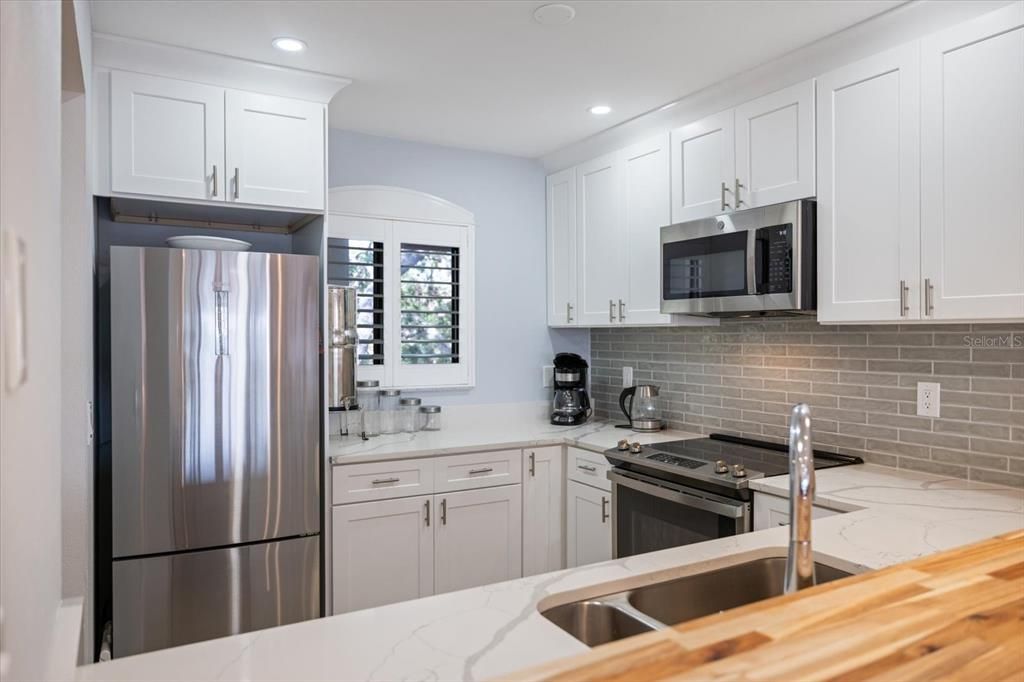 For Sale: $204,000 (1 beds, 1 baths, 763 Square Feet)