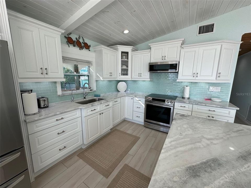 В аренду: $8,000 (3 спален, 2 ванн, 1300 Квадратных фут)