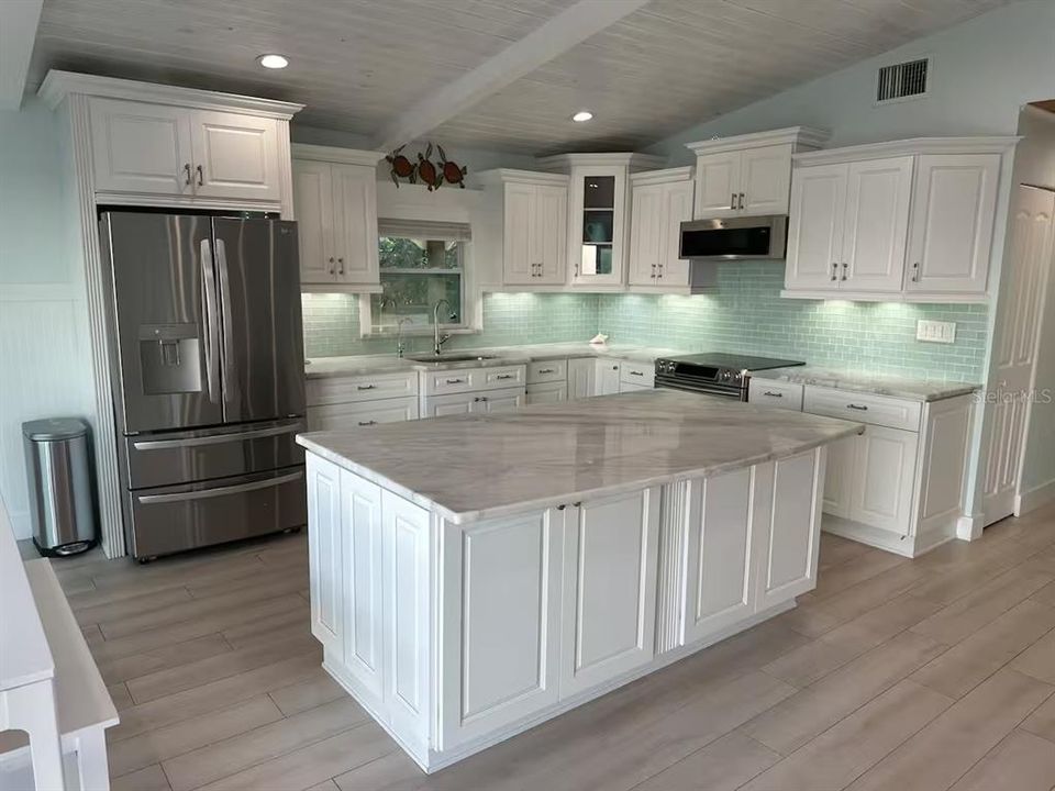 В аренду: $8,000 (3 спален, 2 ванн, 1300 Квадратных фут)