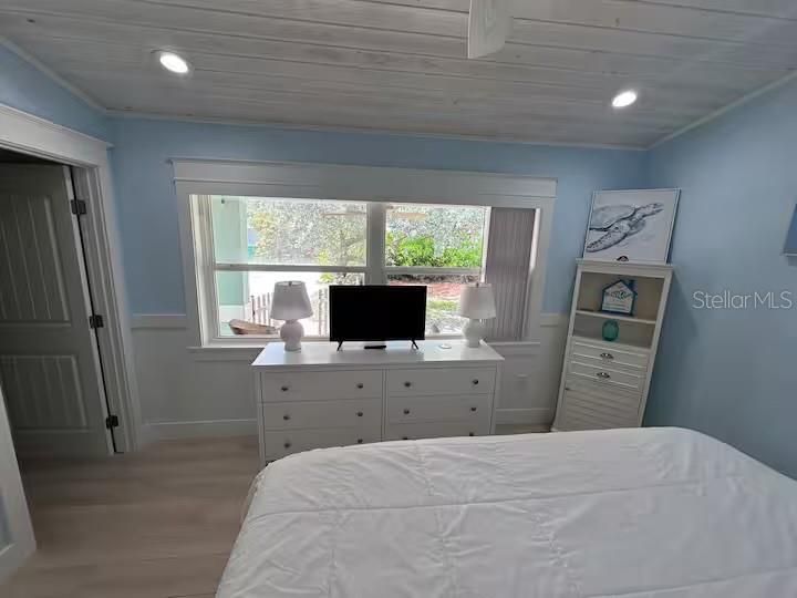 В аренду: $8,000 (3 спален, 2 ванн, 1300 Квадратных фут)