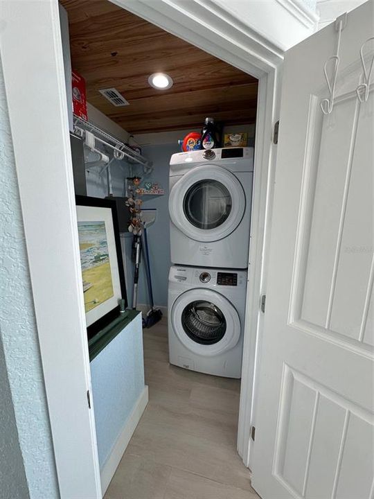 В аренду: $8,000 (3 спален, 2 ванн, 1300 Квадратных фут)