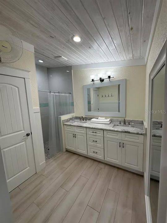 В аренду: $8,000 (3 спален, 2 ванн, 1300 Квадратных фут)