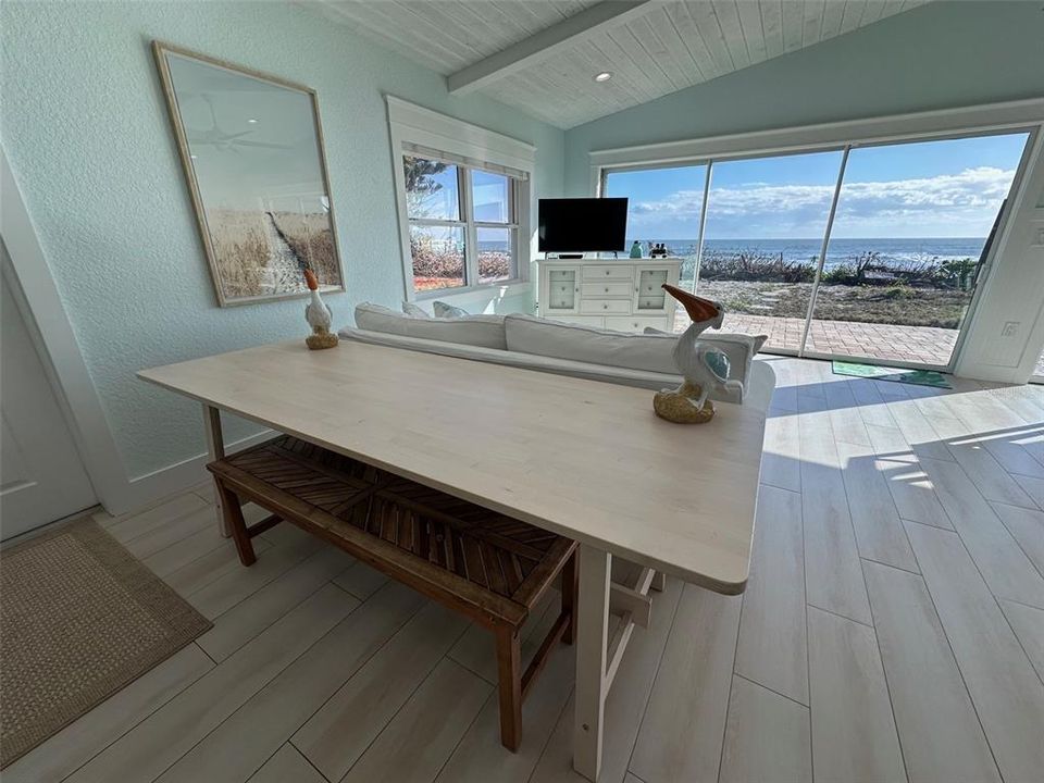 В аренду: $8,000 (3 спален, 2 ванн, 1300 Квадратных фут)