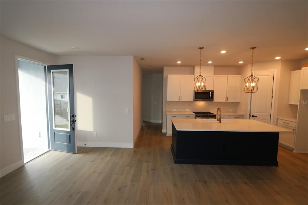 На продажу: $489,990 (2 спален, 2 ванн, 1542 Квадратных фут)