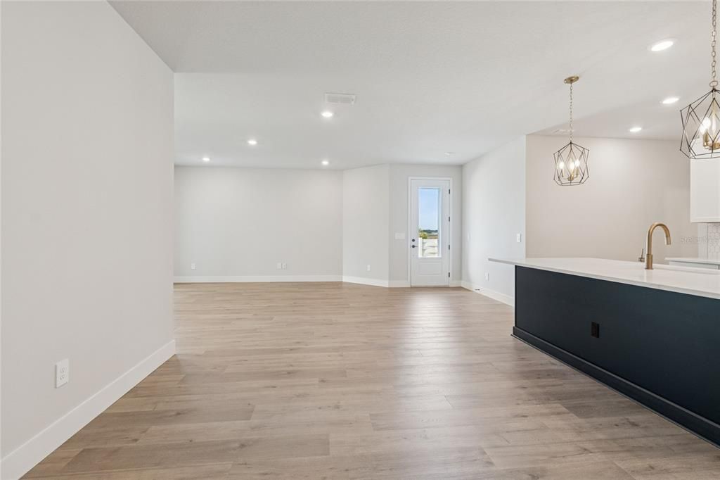 На продажу: $489,990 (2 спален, 2 ванн, 1542 Квадратных фут)