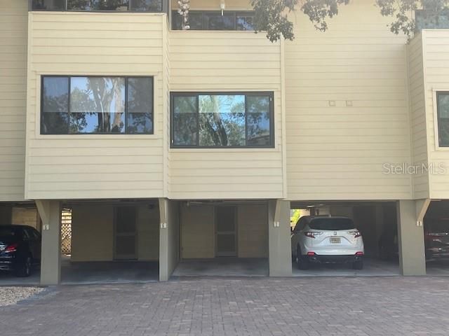 For Rent: $3,500 (2 beds, 2 baths, 1267 Square Feet)