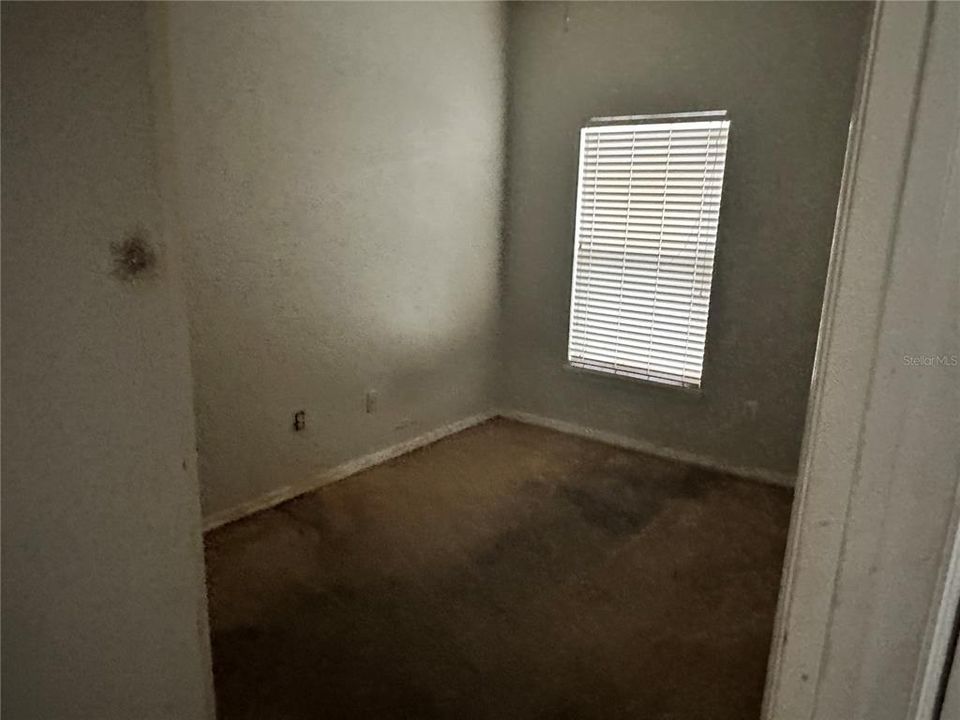 合同活跃: $299,000 (4 贝兹, 2 浴室, 1540 平方英尺)