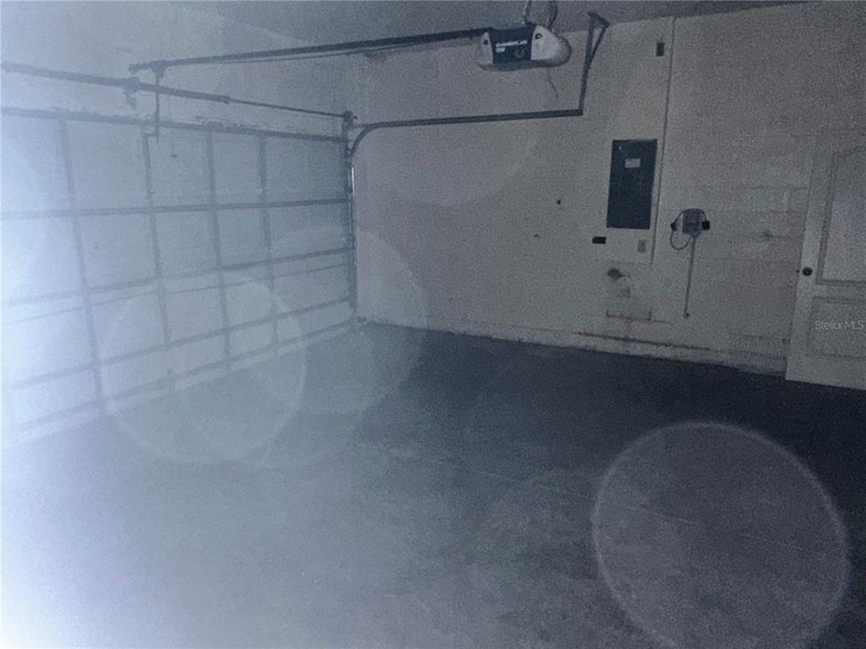 合同活跃: $299,000 (4 贝兹, 2 浴室, 1540 平方英尺)