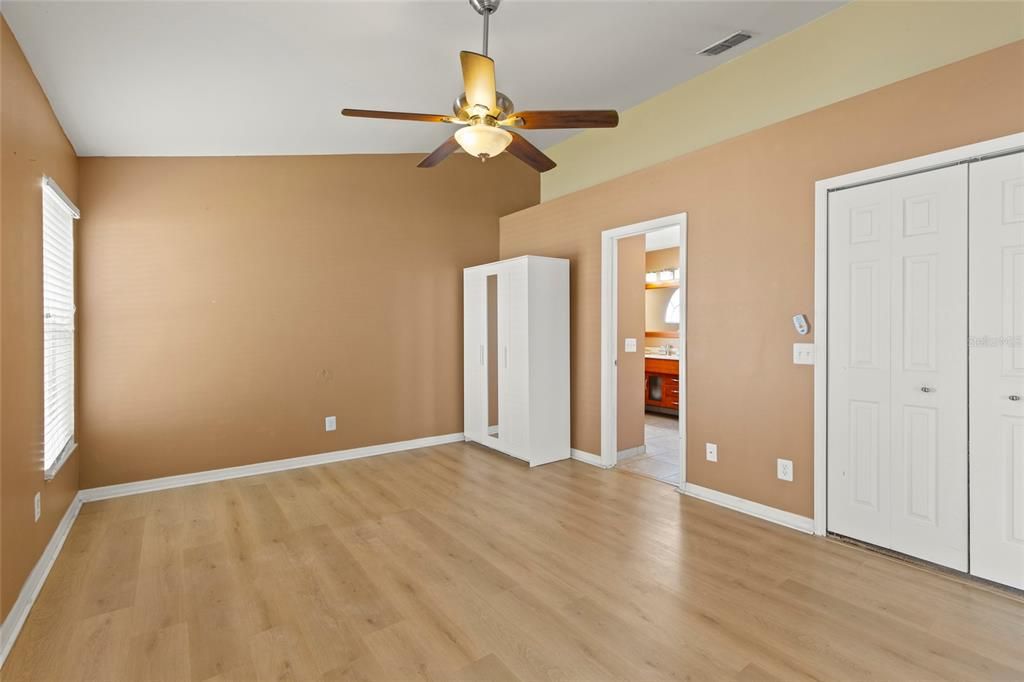 Activo con contrato: $349,999 (3 camas, 2 baños, 1486 Pies cuadrados)