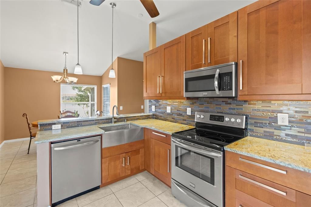 Activo con contrato: $349,999 (3 camas, 2 baños, 1486 Pies cuadrados)