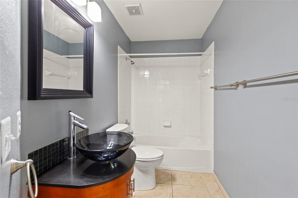 Activo con contrato: $349,999 (3 camas, 2 baños, 1486 Pies cuadrados)