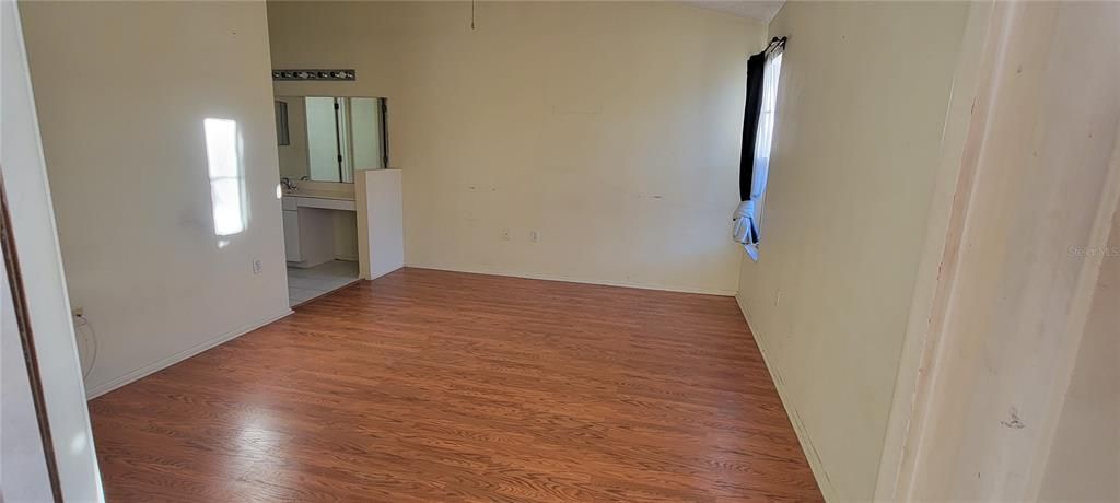 For Sale: $339,900 (3 beds, 2 baths, 1195 Square Feet)