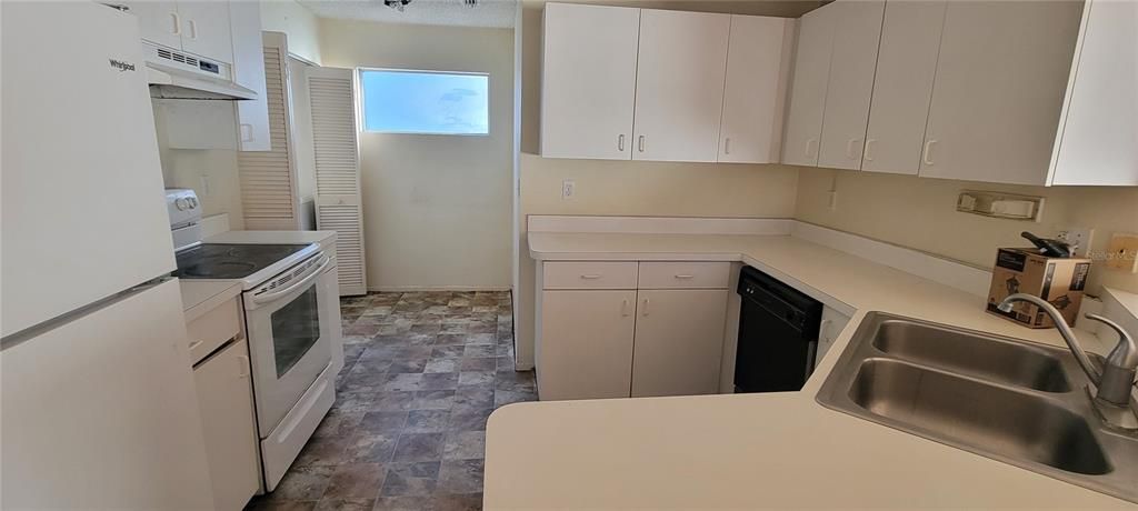 For Sale: $339,900 (3 beds, 2 baths, 1195 Square Feet)