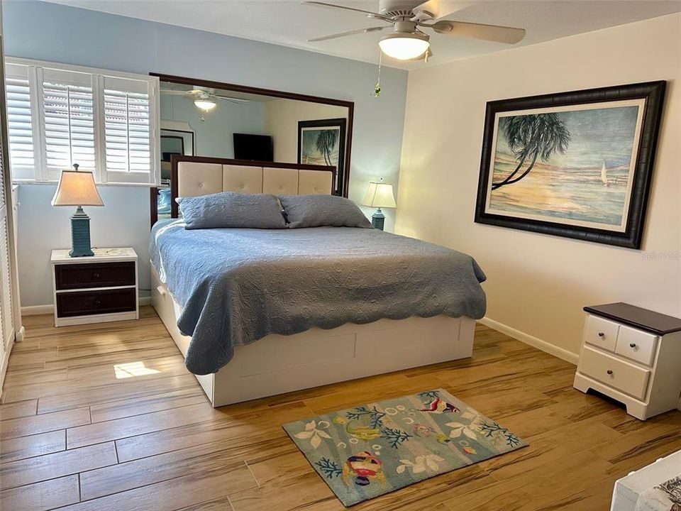 出租: $6,000 (2 贝兹, 2 浴室, 1182 平方英尺)