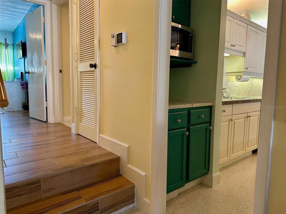 出租: $6,000 (2 贝兹, 2 浴室, 1182 平方英尺)