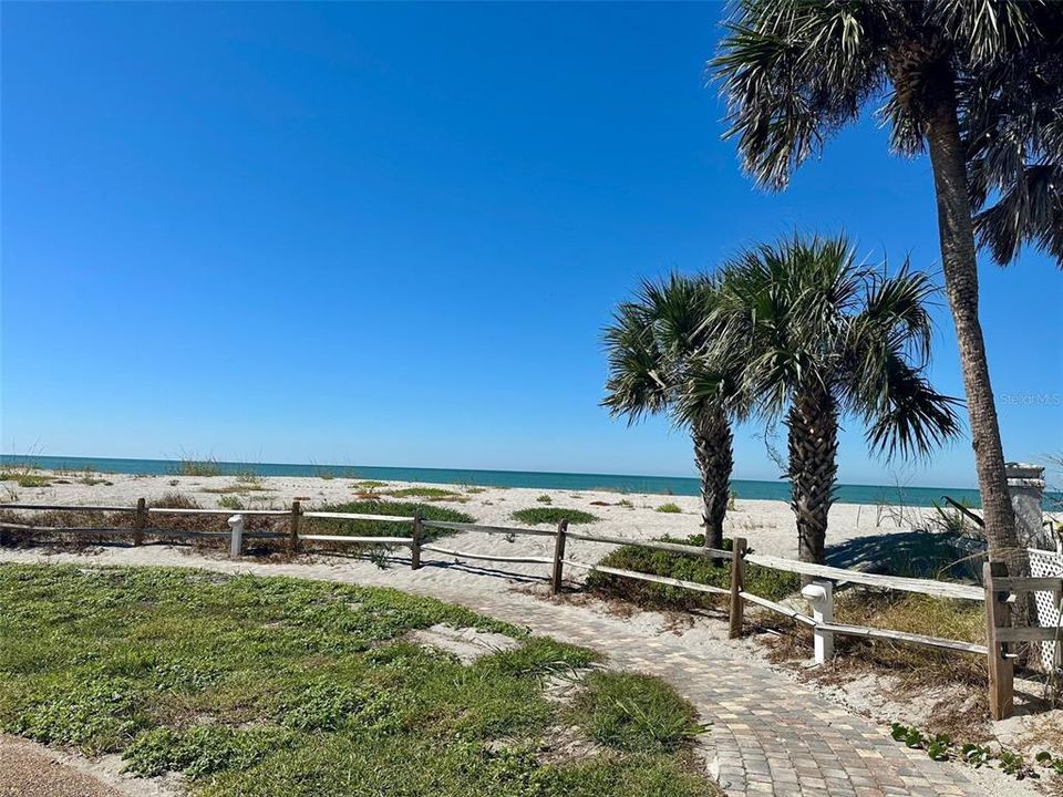 出租: $6,000 (2 贝兹, 2 浴室, 1182 平方英尺)