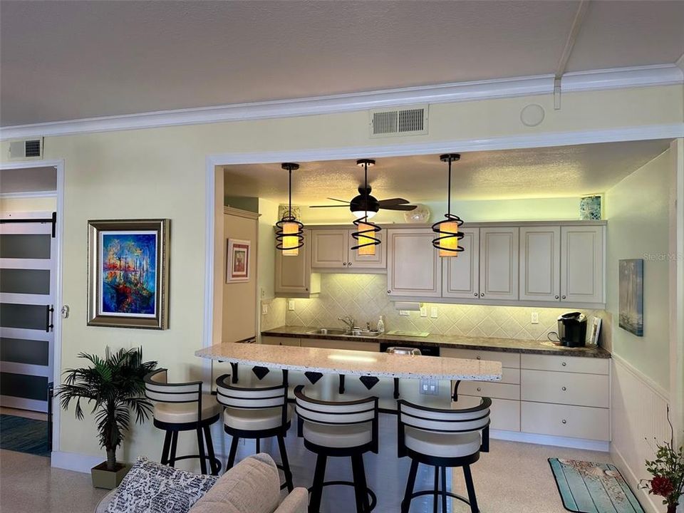 出租: $6,000 (2 贝兹, 2 浴室, 1182 平方英尺)