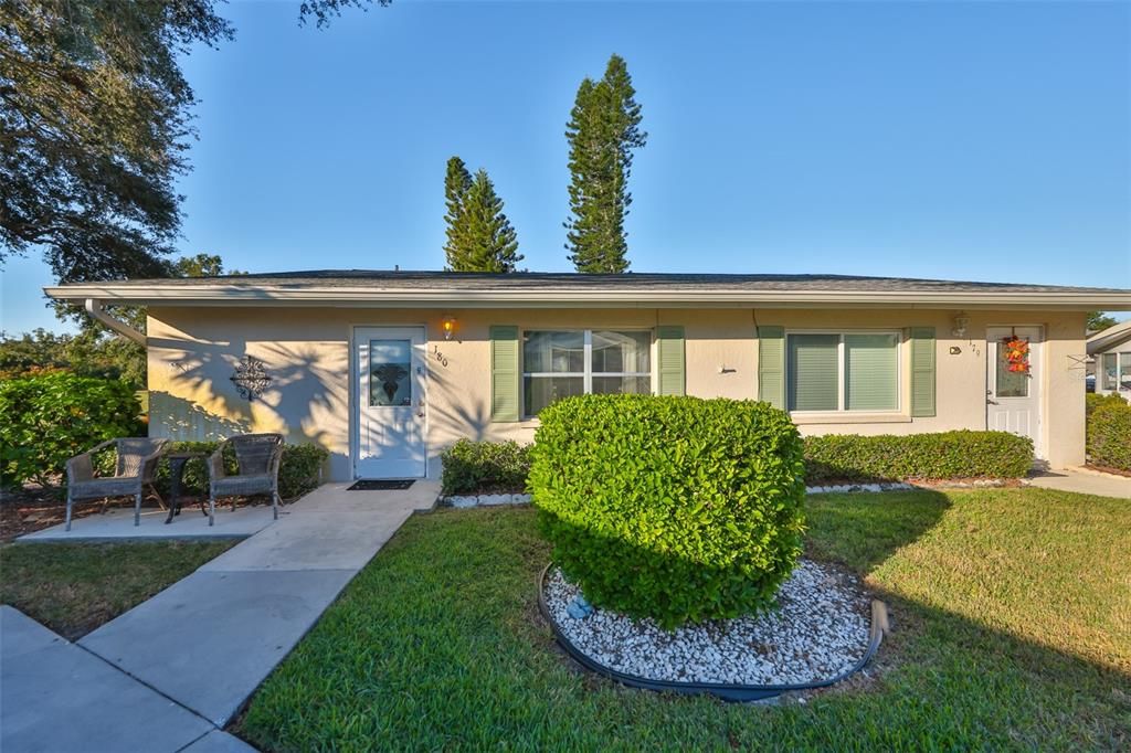 待售: $130,000 (2 贝兹, 2 浴室, 984 平方英尺)