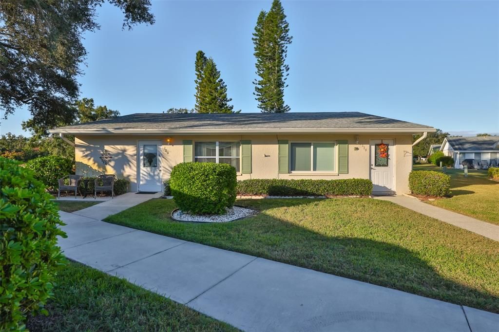 待售: $130,000 (2 贝兹, 2 浴室, 984 平方英尺)