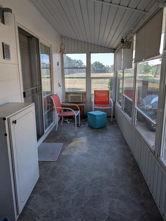 待售: $130,000 (2 贝兹, 2 浴室, 984 平方英尺)