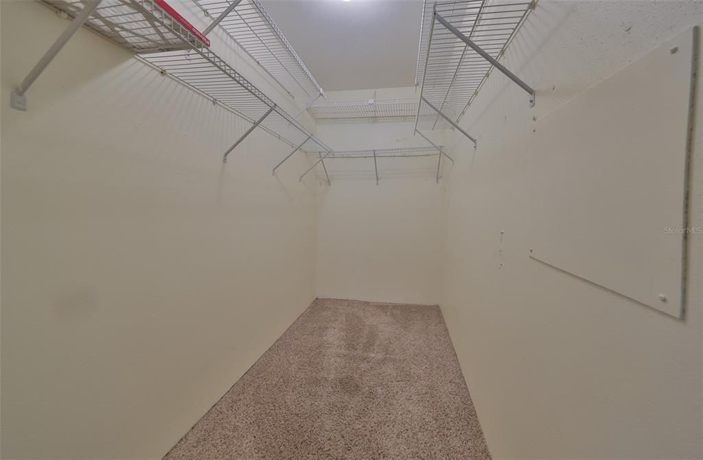 待售: $130,000 (2 贝兹, 2 浴室, 984 平方英尺)