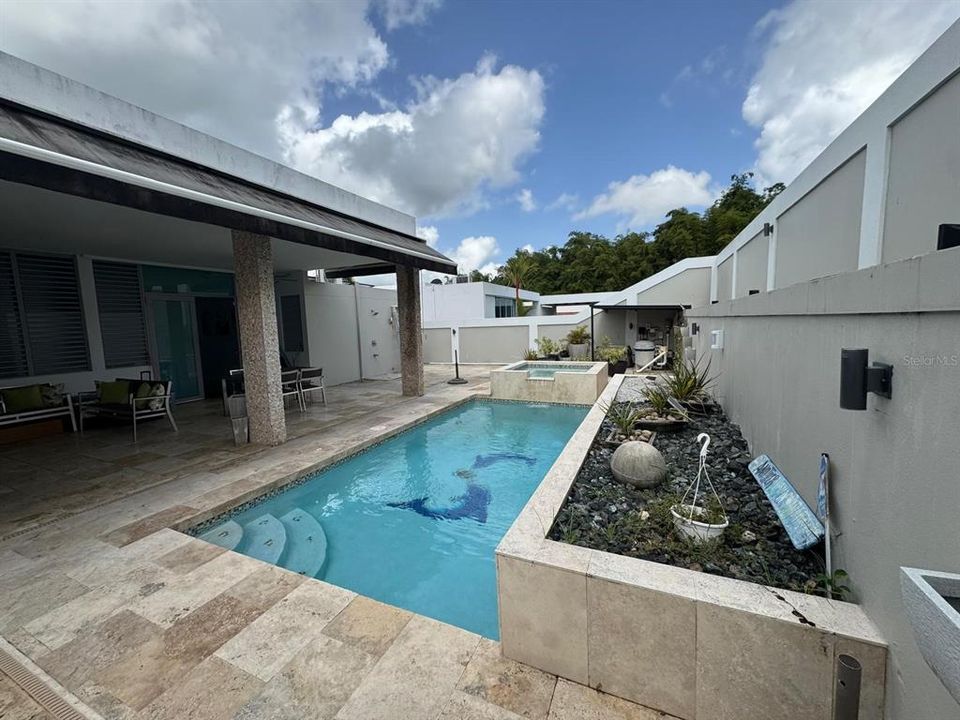 合同活跃: $360,000 (3 贝兹, 2 浴室, 1179 平方英尺)