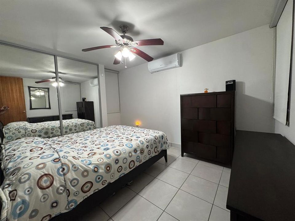 合同活跃: $360,000 (3 贝兹, 2 浴室, 1179 平方英尺)