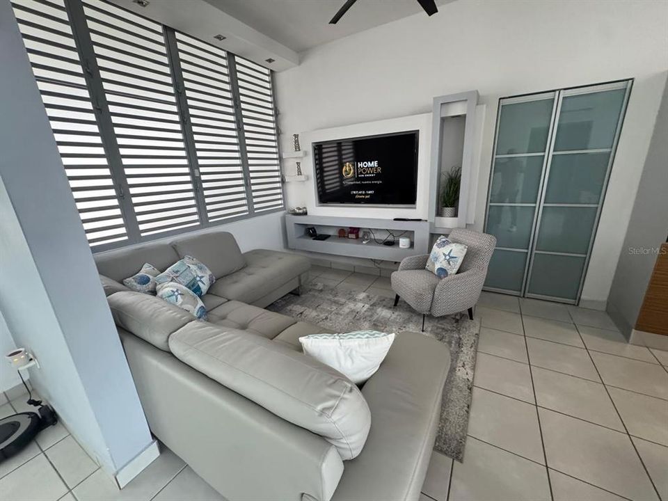 合同活跃: $360,000 (3 贝兹, 2 浴室, 1179 平方英尺)