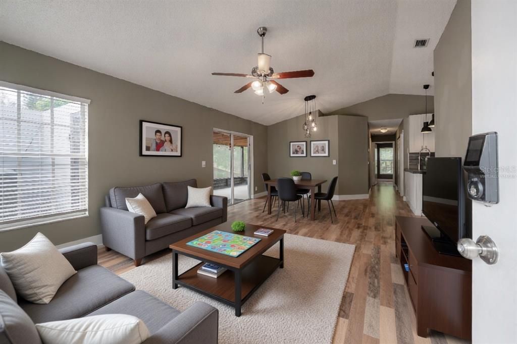 На продажу: $375,000 (3 спален, 2 ванн, 1124 Квадратных фут)