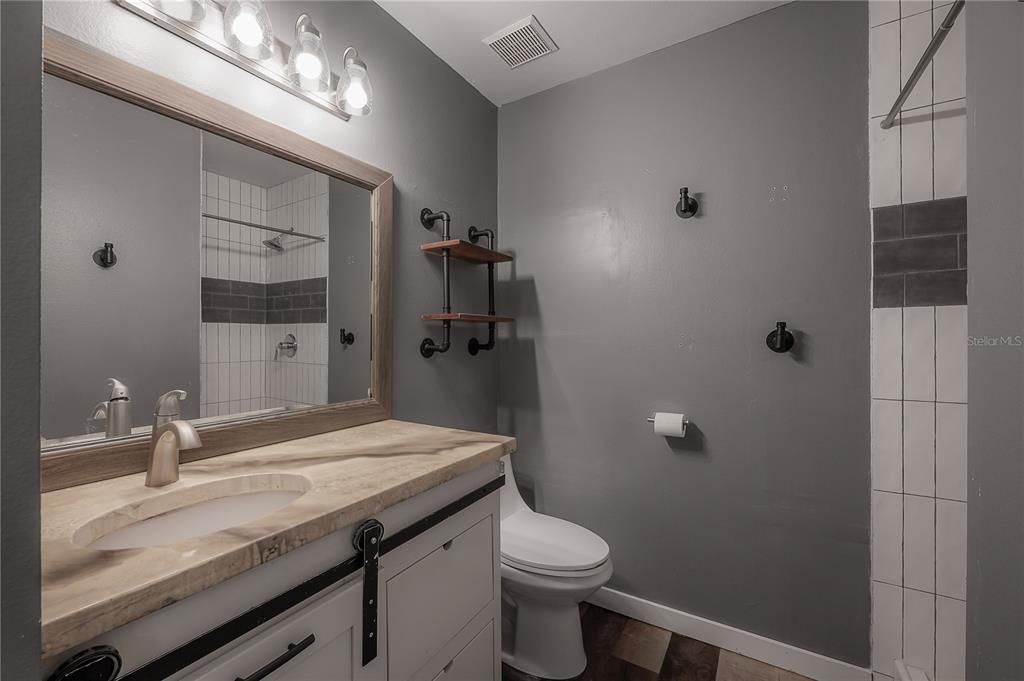 На продажу: $375,000 (3 спален, 2 ванн, 1124 Квадратных фут)